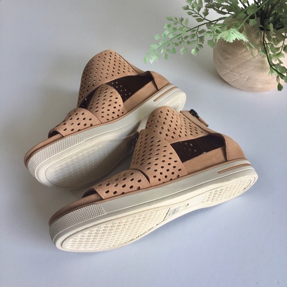 NWOT Eileen Fisher Sandal Size 6 - Picture 4 of 6